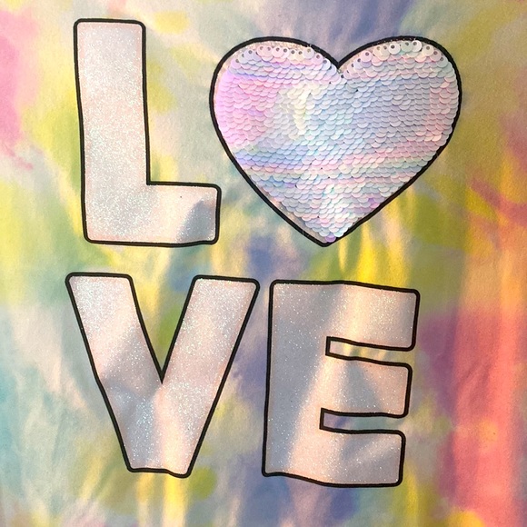 42 💜Girls size 10/12 tie dye pastel shirt with flip sequin heart - Picture 3 of 5